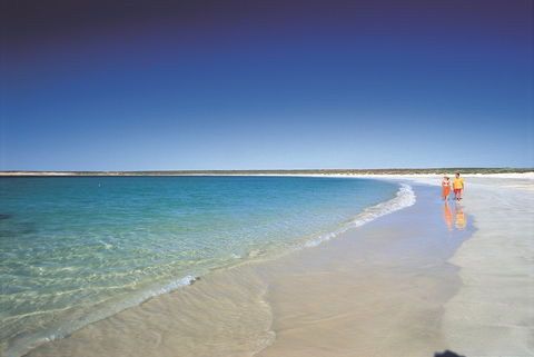 Gnaraloo Bay - Tourism Townsville 0