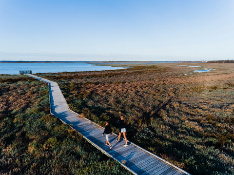 Mandurah - Accommodation Gladstone 2