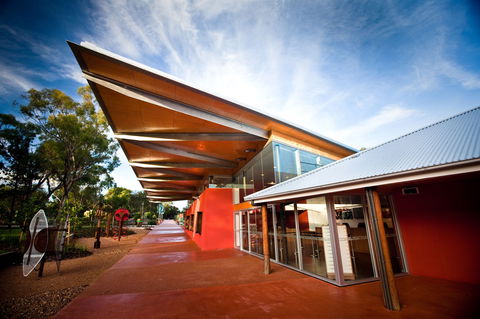 Savannah Visitor Plaza, Taronga Western Plains Zoo Dubbo - Wagga Wagga Accommodation 1
