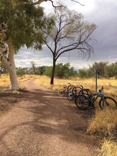Simpsons Gap Bicycle Path - Holiday Perth 2