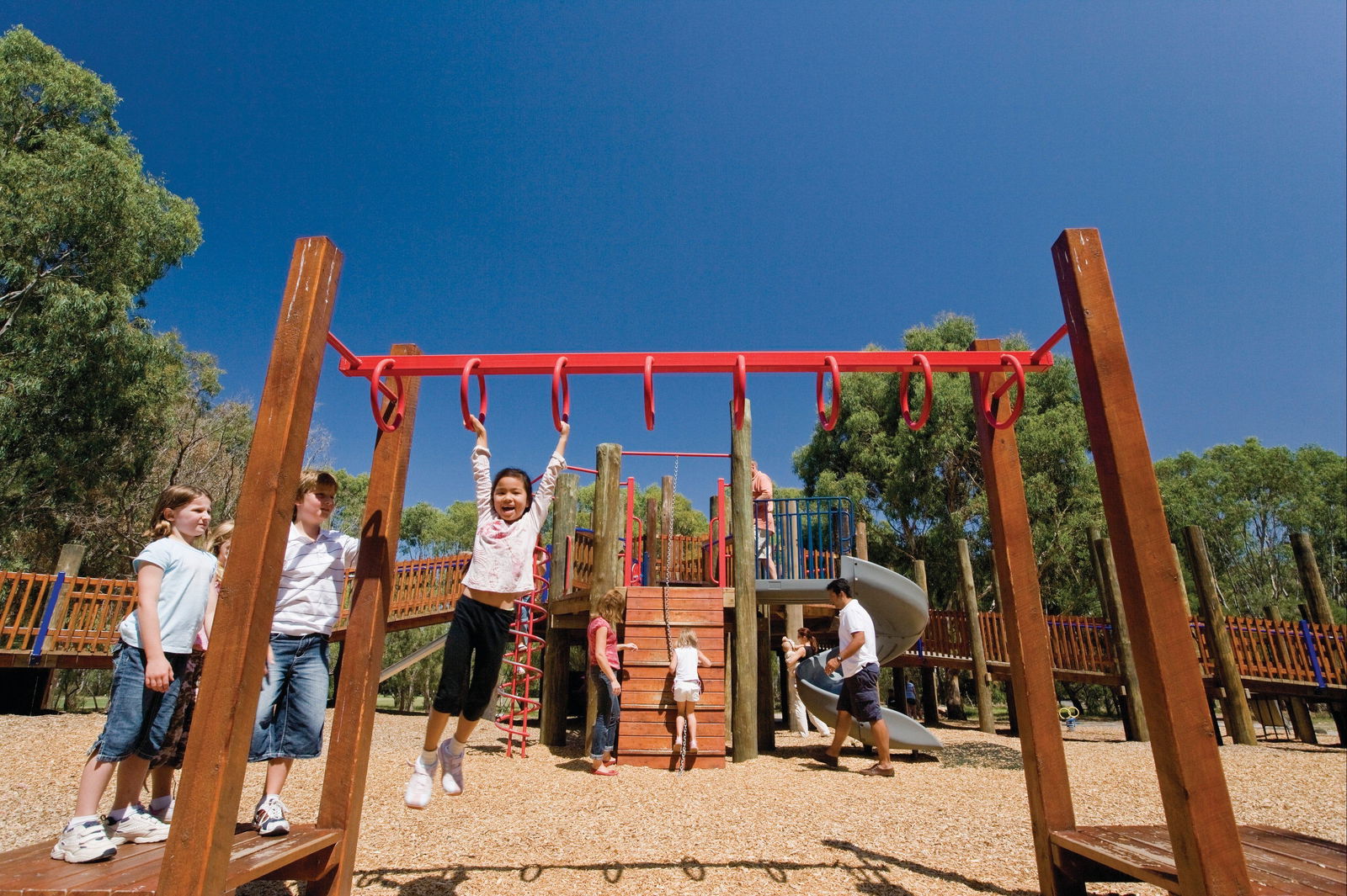 Braeside Park Logo and Images