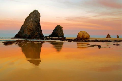 Glasshouse Rocks And Pillow Lava - Attractions 0