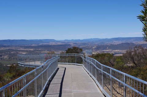 Hassans Walls Lookout - Kawana Tourism 0