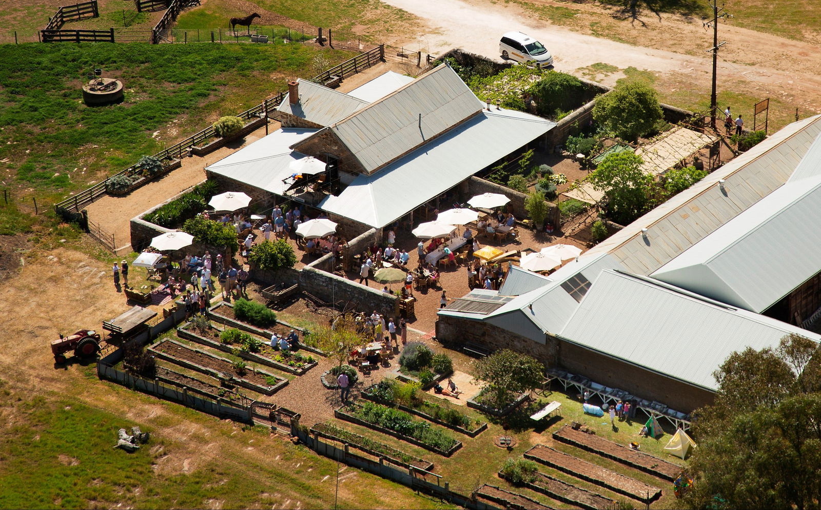 Hutton Vale Farm Logo and Images