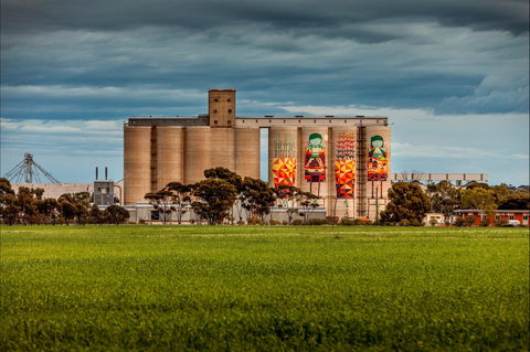 PUBLIC Silo Trail: Merredin - Surfers Gold Coast 1