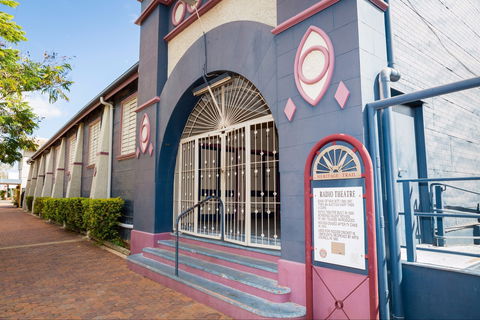 Radio Picture Theatre - Cruises Travel 0