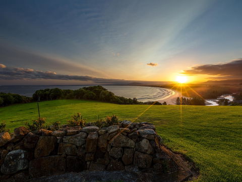 Sir Charles Kingsford Smith Memorial And Lookout - Car Rental 0