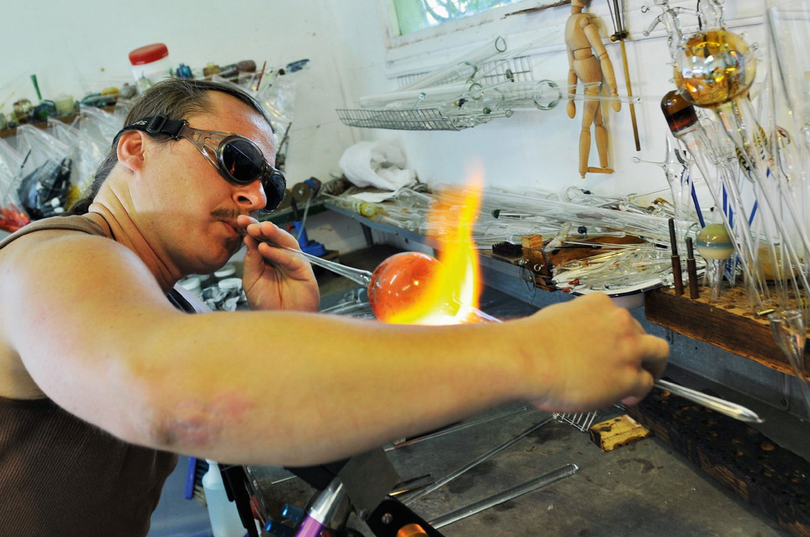 Alan Ussher Glassblowing Studio Logo and Images