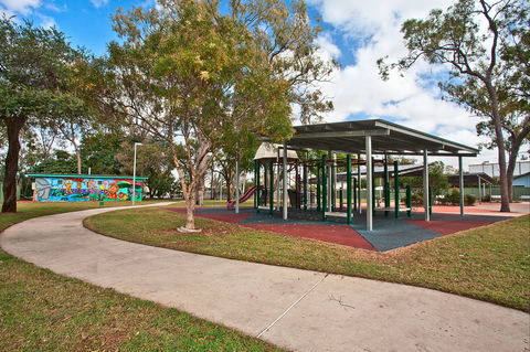 Grosvenor Park In Moranbah - Wagga Wagga Accommodation 0