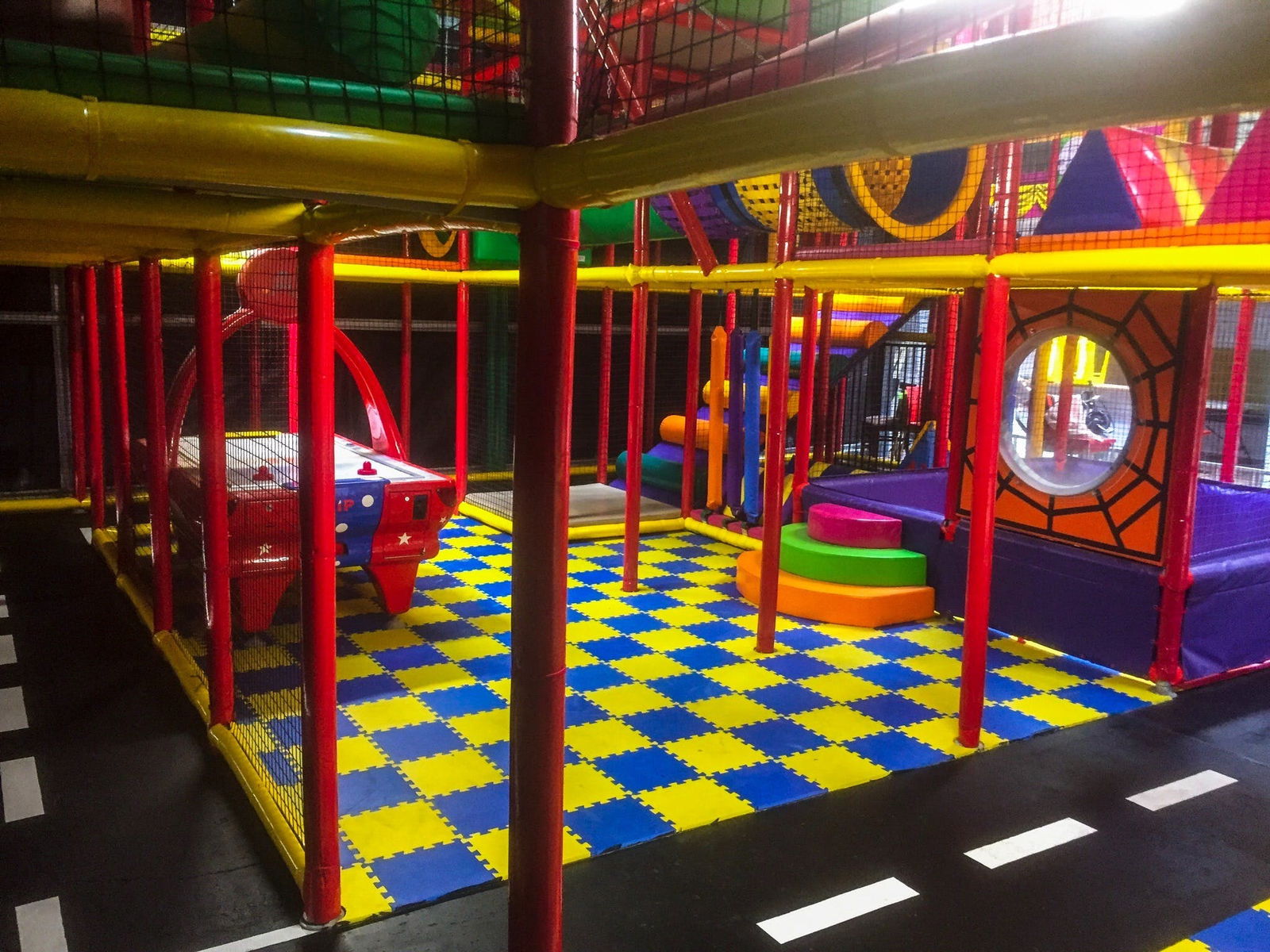 Kidz Shed Indoor Play Centre and Cafe Logo and Images
