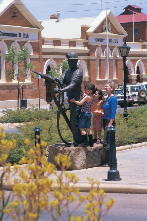 Miners Monument - Tourism Bookings 2