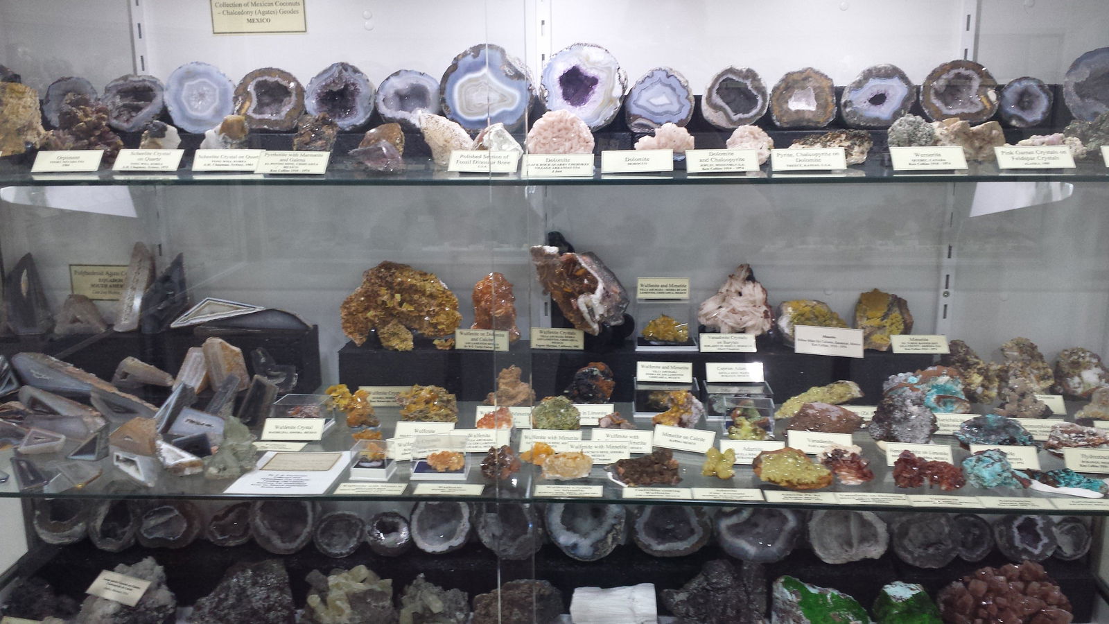 The Ted Elliott Mineral Collection Logo and Images