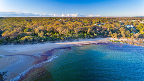 Abrahams Bosom Beach - Whitsundays Tourism 0
