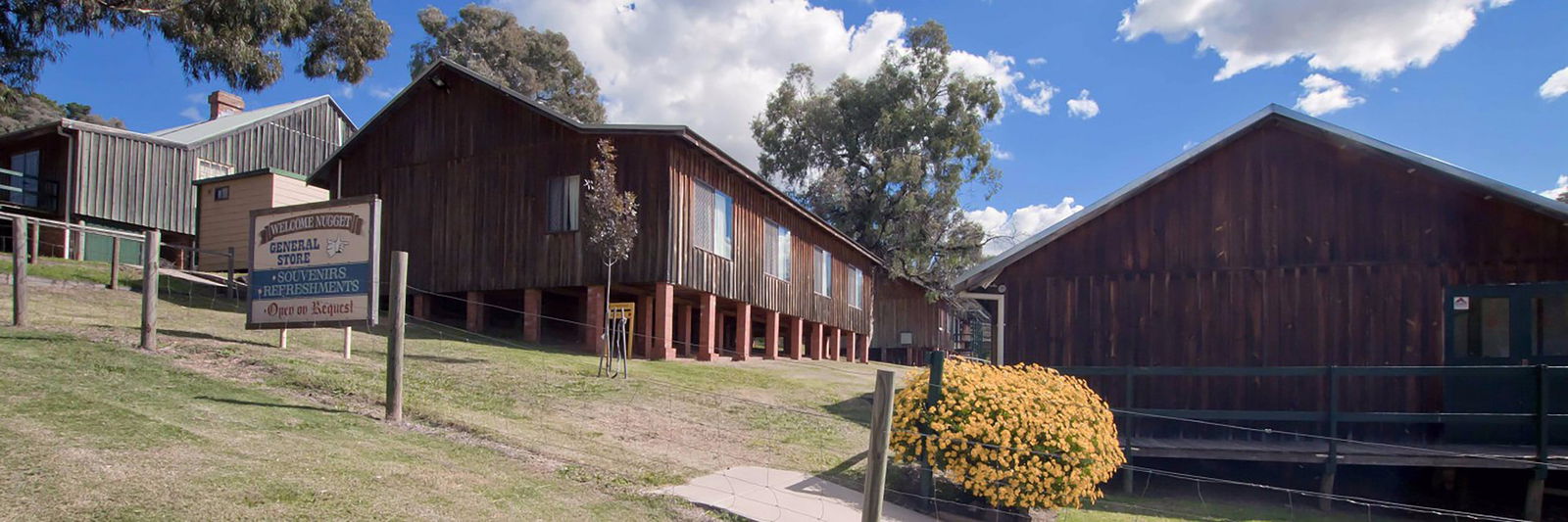 Bathurst Goldfields Education and Function Centre Logo and Images