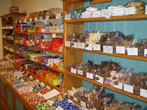 Blackeby's Old Sweet Shop - Casino Accommodation 1