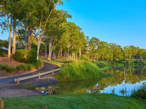 Cribb Park - Lightning Ridge Tourism 1