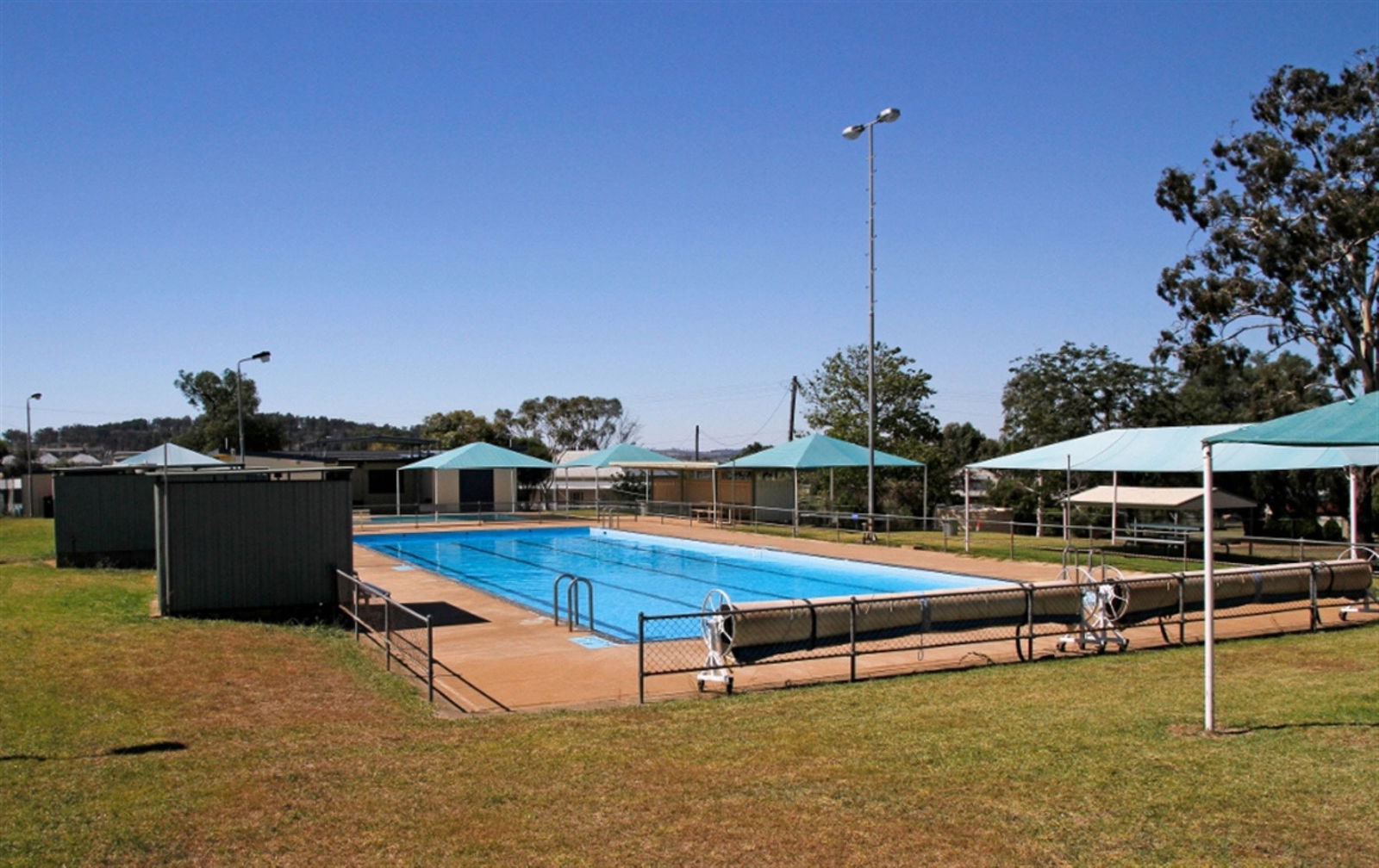 Manildra Swimming Pool Logo and Images