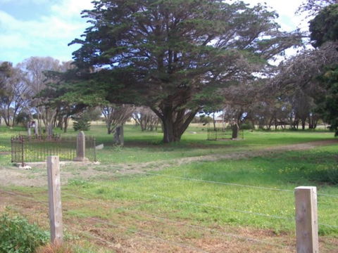 Old Cemetery Kingscote - Accommodation Mount Tamborine 0