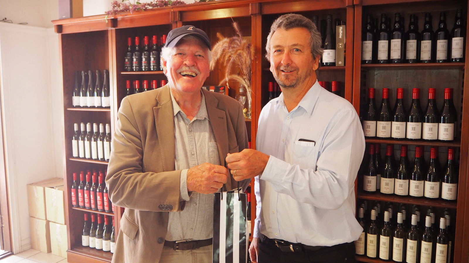 Heritage Estate Winery Cellar Door Logo and Images