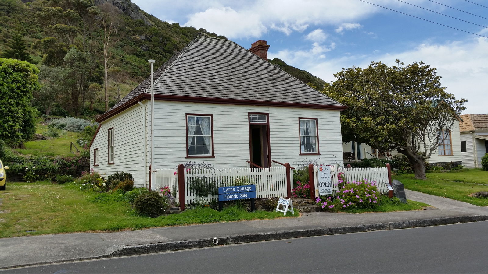 Joe Lyons Cottage Logo and Images
