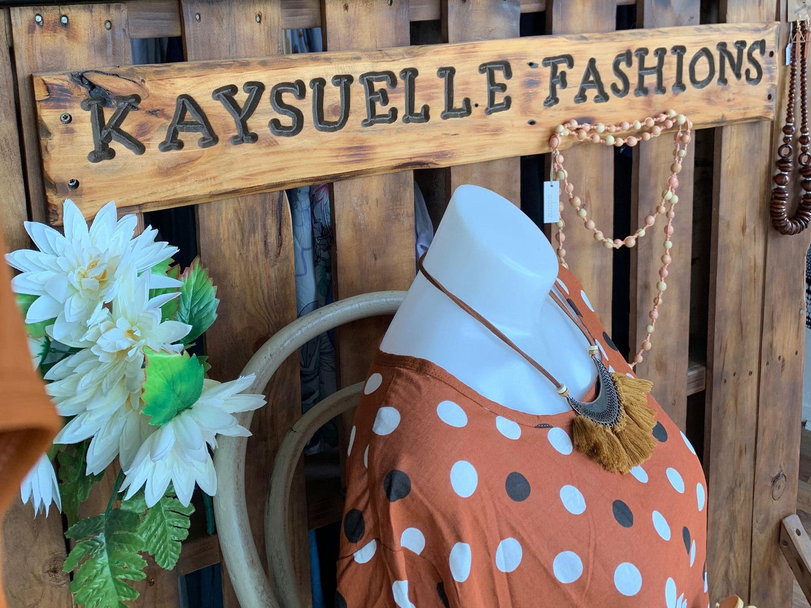 Kaysuelle Fashions Logo and Images
