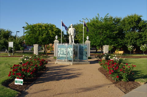 WW1 Memorial Park - Victoria Tourism 0