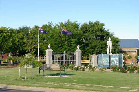 WW1 Memorial Park - Victoria Tourism 1