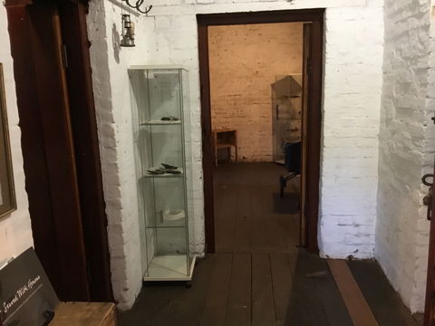 Bridgetown Police Station Museum 1880 - Hotel Accommodation 2