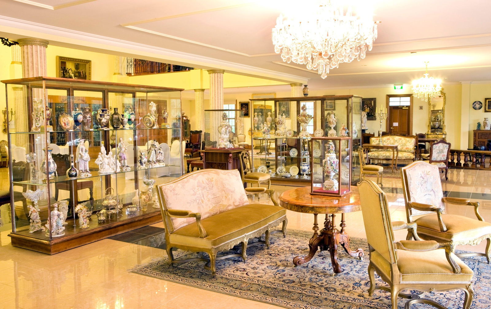 Barossa Chateau Art and Antique Gallery Logo and Images