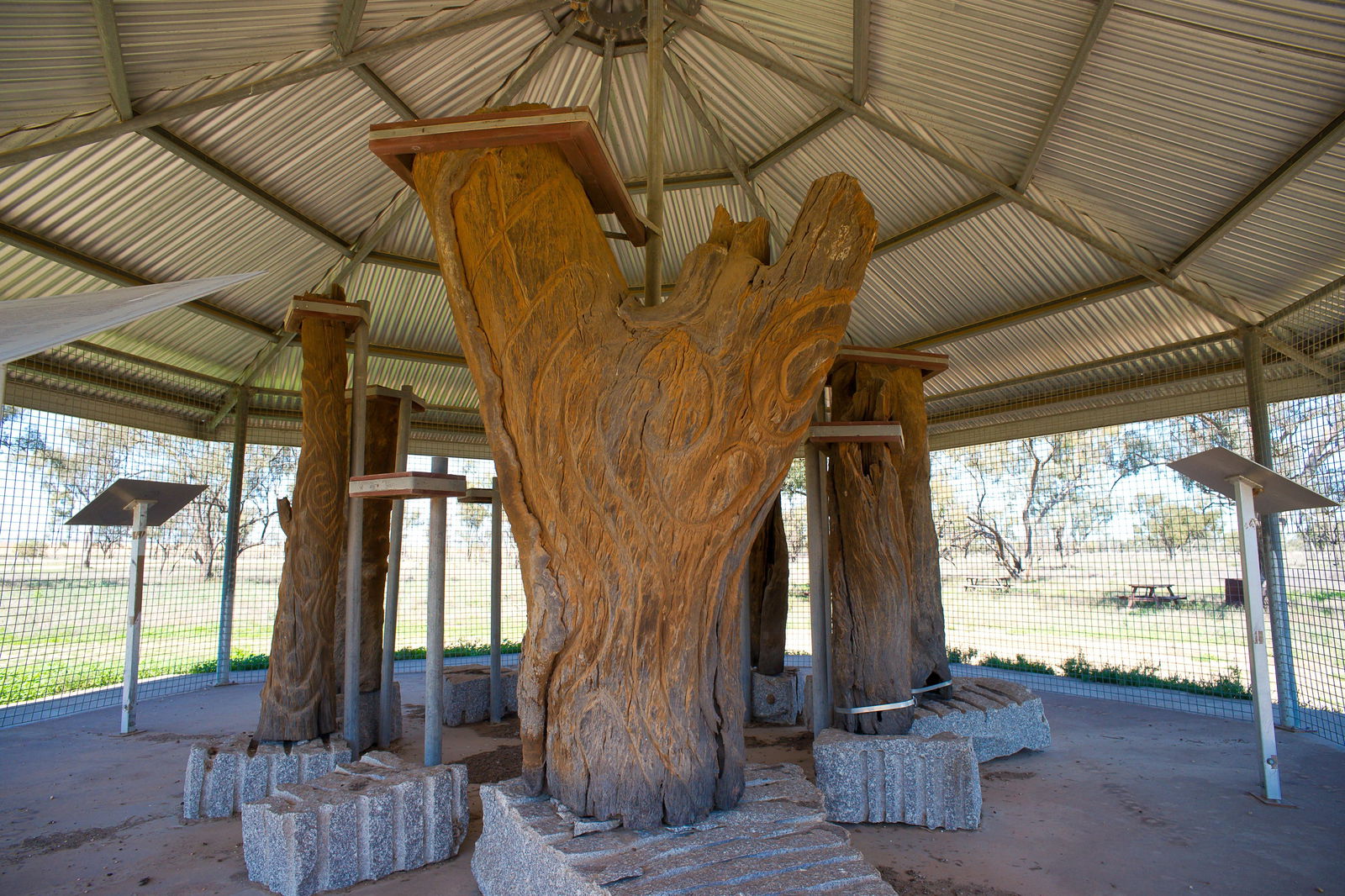 Collymongle Carved Trees Logo and Images
