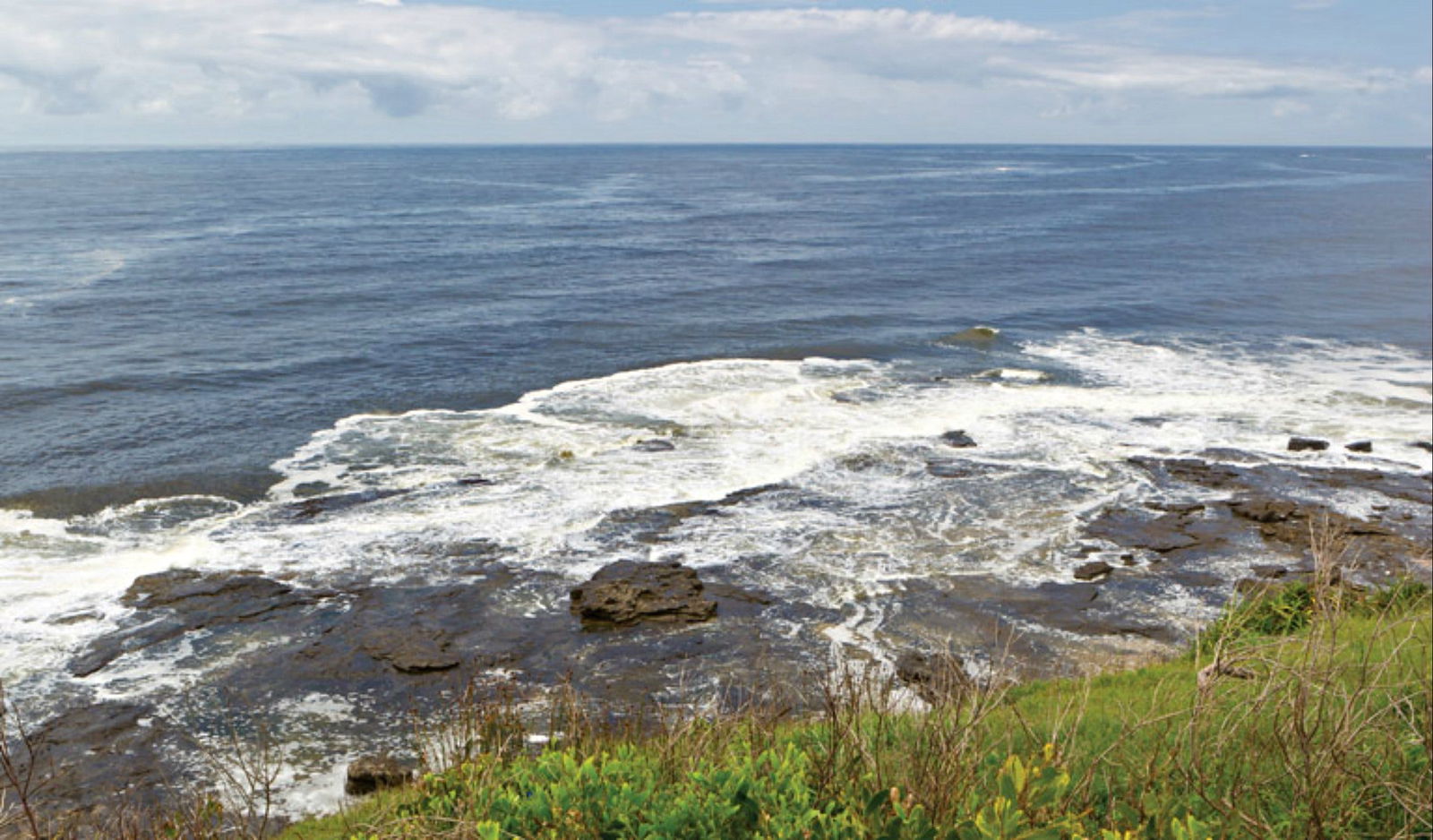 Iluka Bluff Lookout Logo and Images
