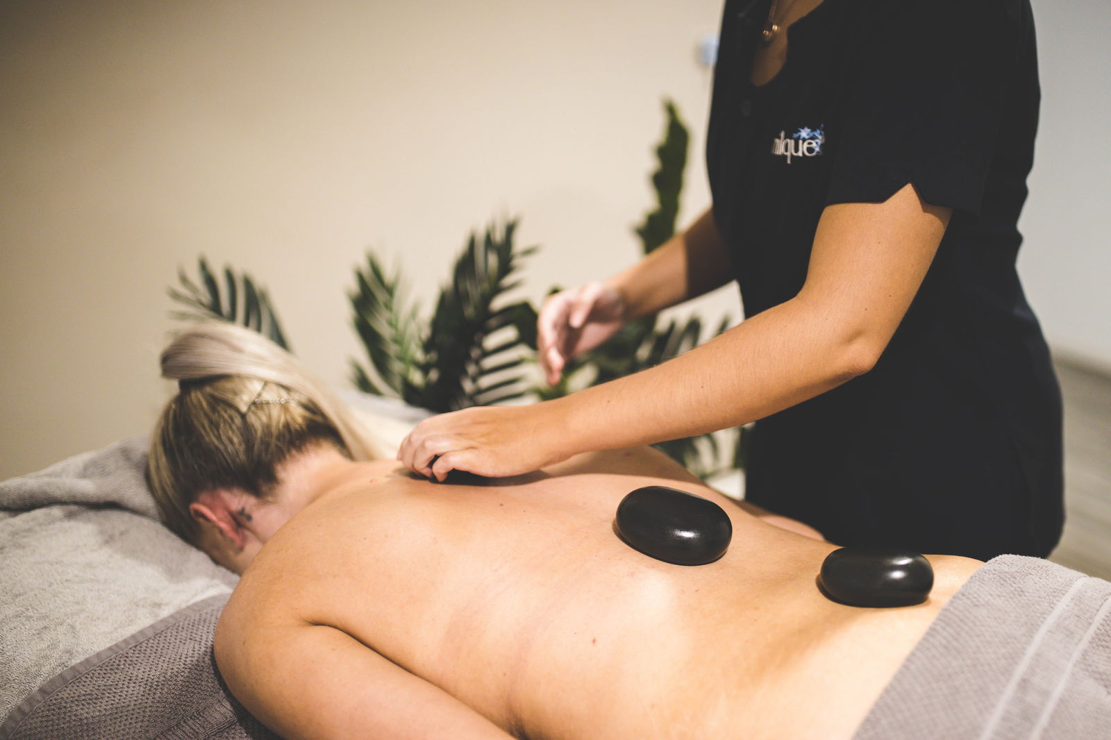 milque.spa Day Spa and Beauty Salon Logo and Images