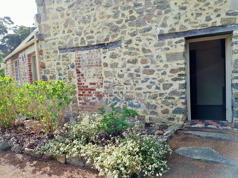 Strawberry Hill - Accommodation Tasmania 2