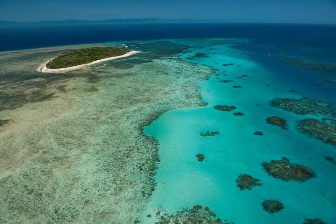 40-Minute Great Barrier Reef Scenic Flight from Cairns Logo and Images