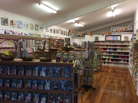Alice In Paperland - Car Shop 0