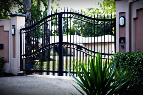 Cairns Fencing - Car Shop 2