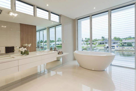 North Queensland Glass & Glazing - Car Shop 1
