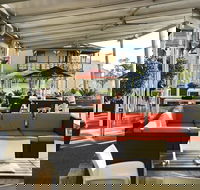 Tradewinds Hotel - Bar and Bistro - Car Shop