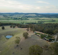 Down to Earth Farm Retreat - Car Shop