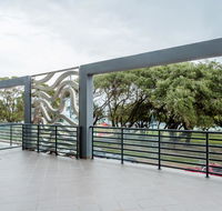 Rockingham Beachfront Apartment - Car Shop