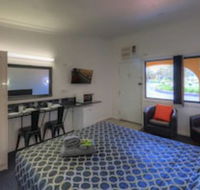 Twin Swans Motel - Internet Find