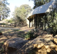 Down to Earth Farm Retreat - Car Shop