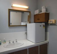 Econo Lodge Kansas City - Car Shop
