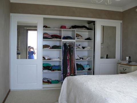 Great Lakes Wardrobes & Shower Screens - Car Shop 2
