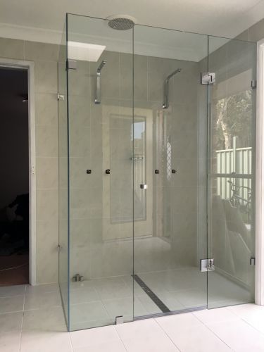 Great Lakes Wardrobes & Shower Screens - Car Shop 4