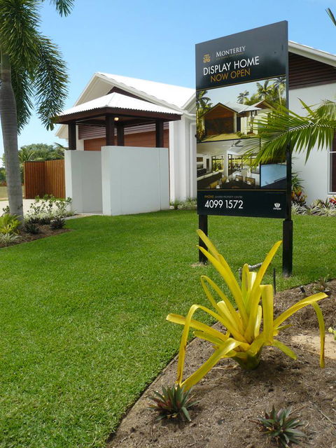 Harden Park Lawns - Car Shop 0
