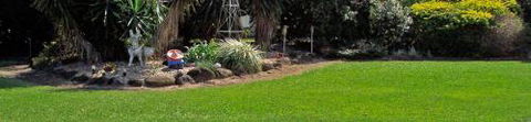 Harden Park Lawns - Car Shop 4