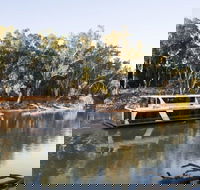 Magic Murray Houseboats - Car Rental