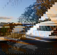 River Wren Houseboats - Car Rental