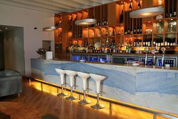 Pontoon Bar